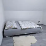 Dom Przy Lesie * איסטבנה