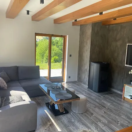 Dom Przy Lesie Σαλέ